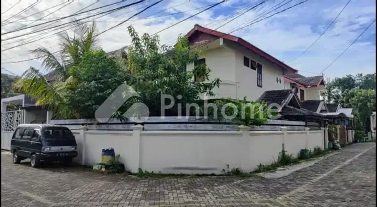 dijual rumah 4kt 199m2 di ketintang baru