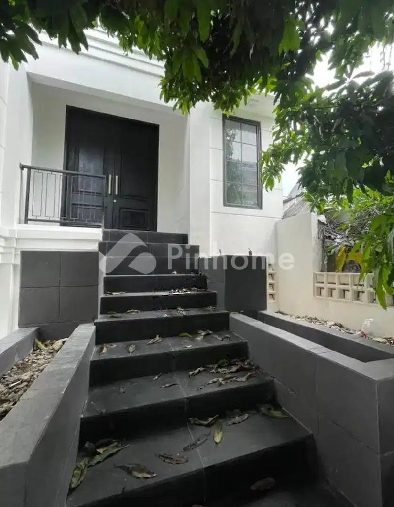 dijual rumah baru di jln alam elok  view hotel intercontinental di pondok pinang - 1