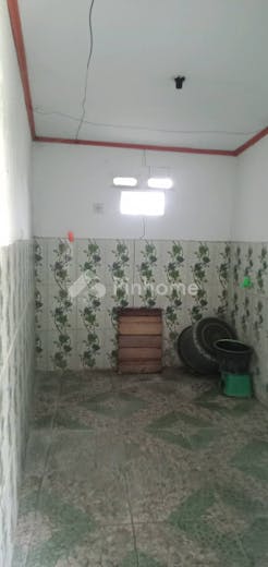 dijual rumah 3kt 200m2 di jalan raya mareleng - 11