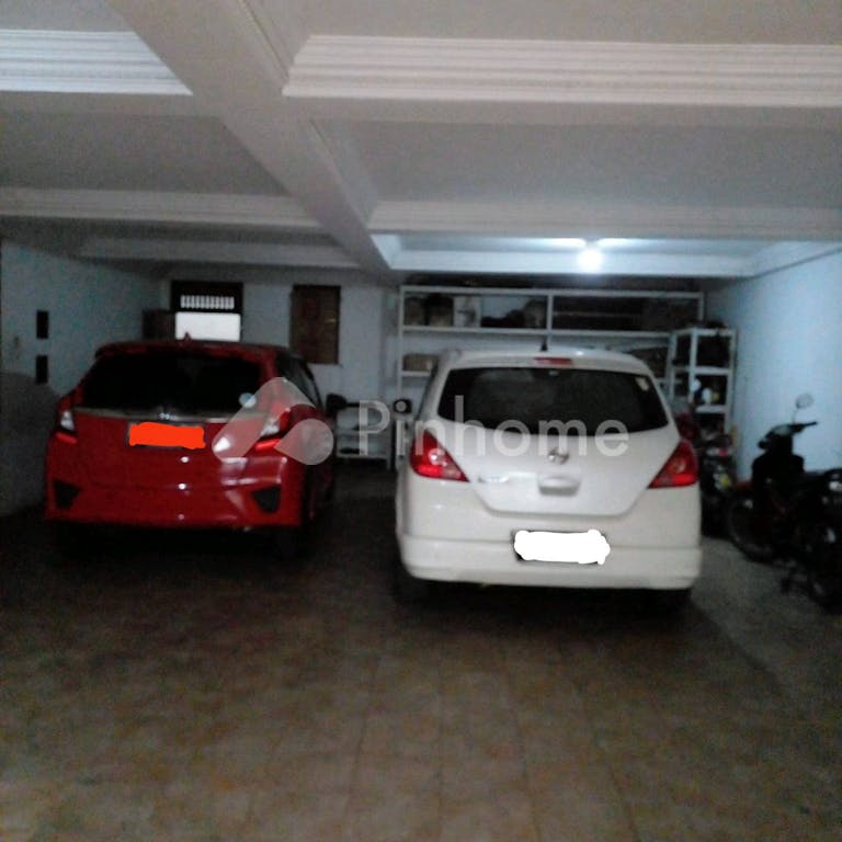 dijual rumah siap huni dekat rs di jalan kalisari raya - 23