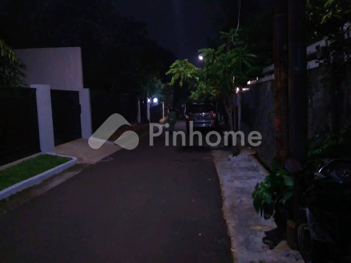 dijual rumah cilandak barat  lt  223 tenang  parkir tertib nego di jalan mpr - 12