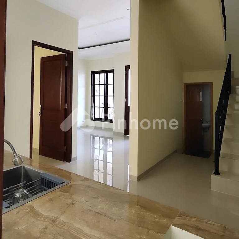 dijual rumah 4kt 82m2 di jalan jagakarsa jakarta selatan - 10