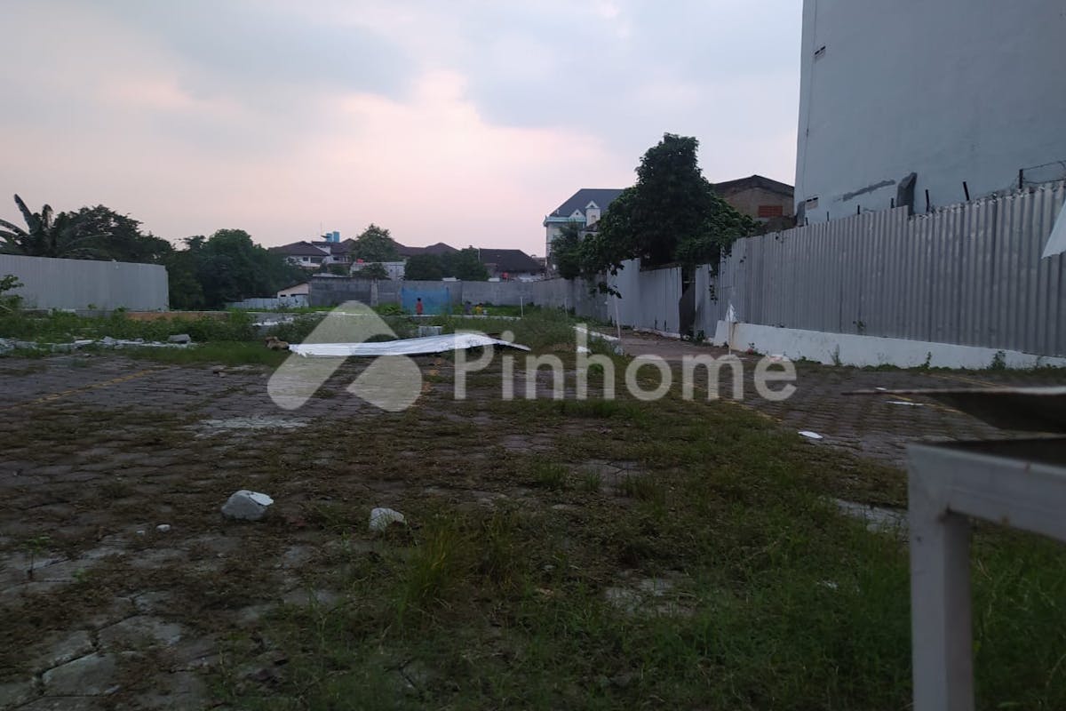 similar property dijual tanah komersial siap huni dekat rs di jl  dr  saharjo  manggarai - 19