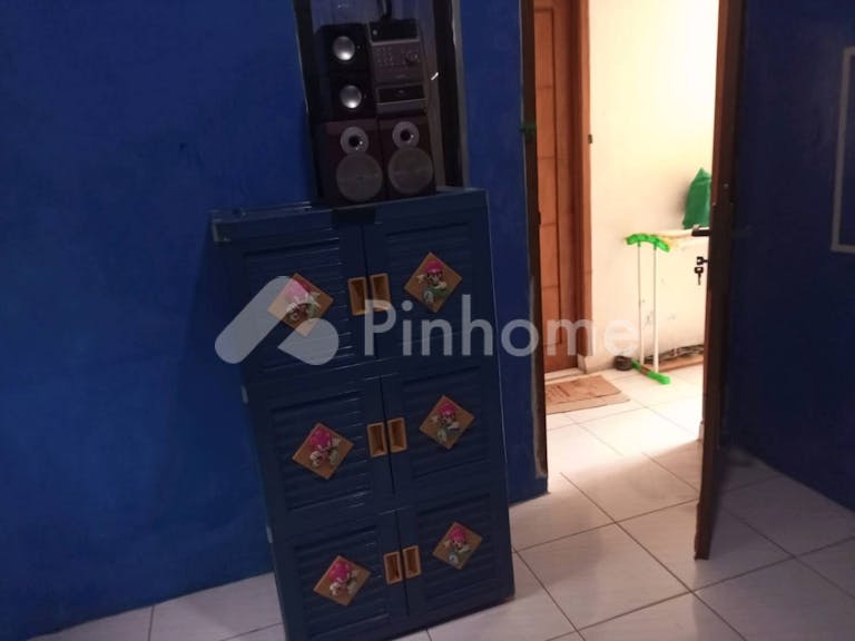 disewakan rumah kos cowok ac   harga termsk listrik  di cikini7   kalipasir guru demar rt5 rw1   tim - 4