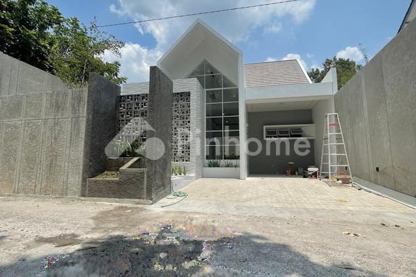 dijual rumah minimalis di maguwoharjo depok sleman - 7