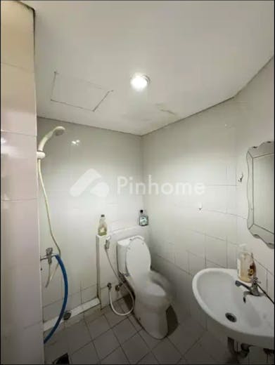 dijual apartemen furnish 2br bagus siap huni terawat di gunawangsa tidar - 2