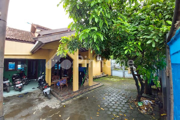 dijual rumah lokasi strategis di jalan lingkar ngembal kudus - 1