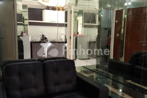 dijual apartemen studio furnish bagus  murah di east coast residence pakuwon city - 2