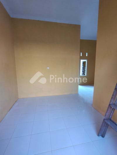 dijual rumah  harga terbaik di jalan  alpokat - 3