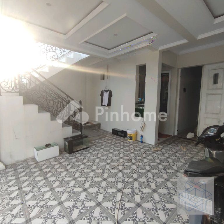 dijual rumah mewah dengan private pool di jl durian - 9