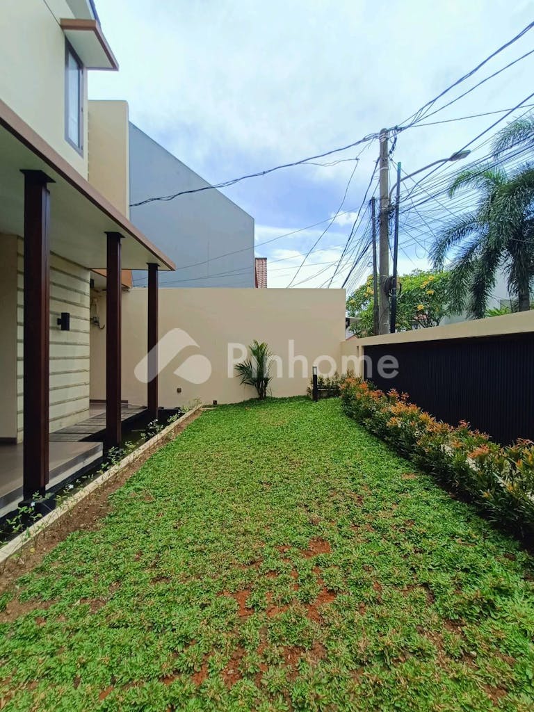 dijual rumah modern bagus dan nyaman di jl  siaga pejaten barat - 15