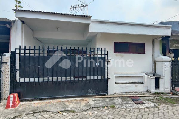 dijual rumah siap huni dekat rs di kebraon - 1