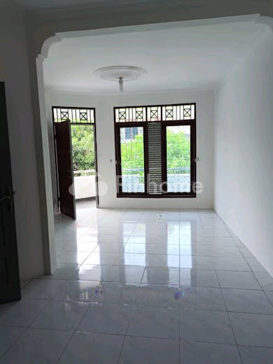 dijual rumah second di lokasi strategis pondok kelapa di jl lembah pinang blok i15 no 54 - 14