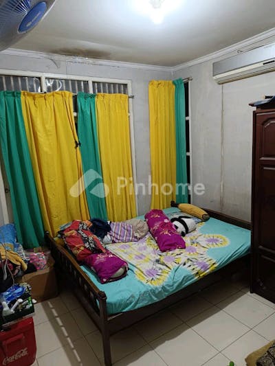 dijual rumah 4kt 297m2 di jl  flamboyan - 3