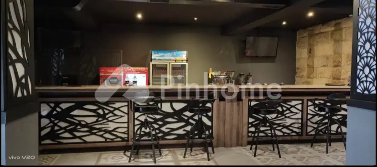 Dijual Ruko 3 Lantai Eks Cafe Lokasi Strategis di Raya Banyu Urip - Gambar 3