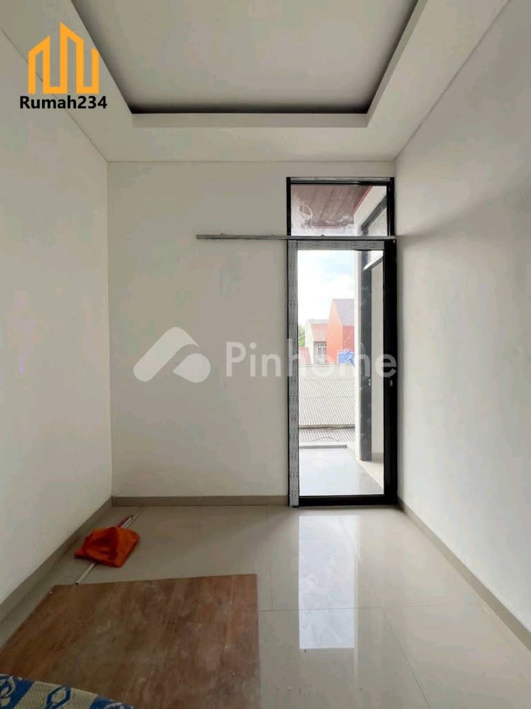 dijual rumah 2 lantai mewah jarang ada di m kahfi 2 - 3