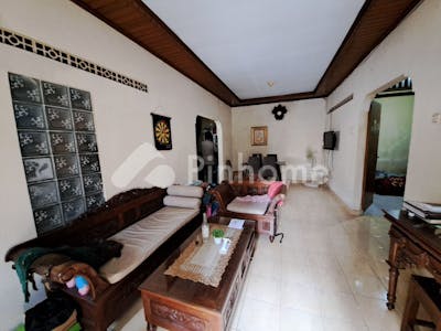 dijual rumah lokasi strategis dekat rs di balekambang condet - 4