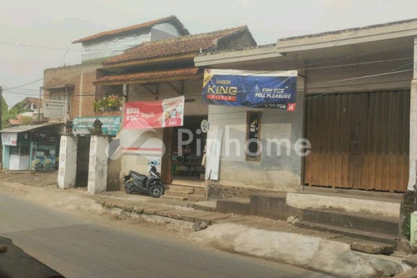 dijual rumah toko baik untuk usaha di jl  andir katapang no  13 - 15