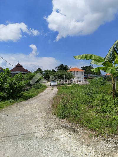 dijual tanah komersial lokasi bagus dekat pantai di jl  gn  soputan - 4