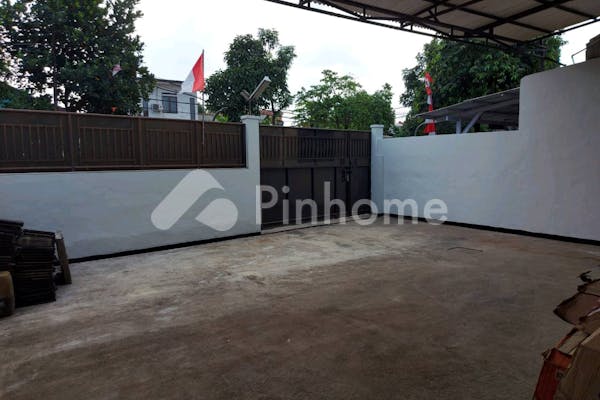 dijual rumah sangat cocok untuk investasi di jl  cijerah - 3