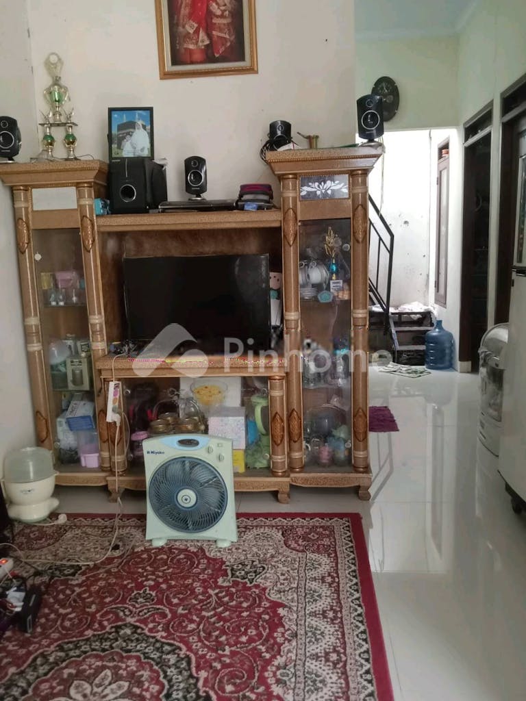 dijual rumah secondary jarang ada harga terbaik di jalan raya moch kahfi 2 - 2