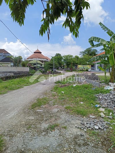 dijual tanah komersial lokasi bagus dekat pantai di jl  gn  soputan - 5