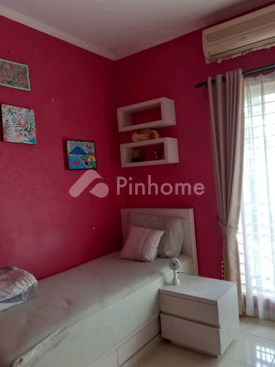 dijual rumah 2 lantai dalam cluster di puri bintaro sektor 9  di puri bintaro - 7