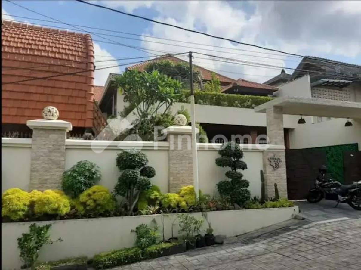 Dijual Rumah Siap Huni Dekat Pusat Kota di Jl. Gatot Subroto Barat - Gambar 1