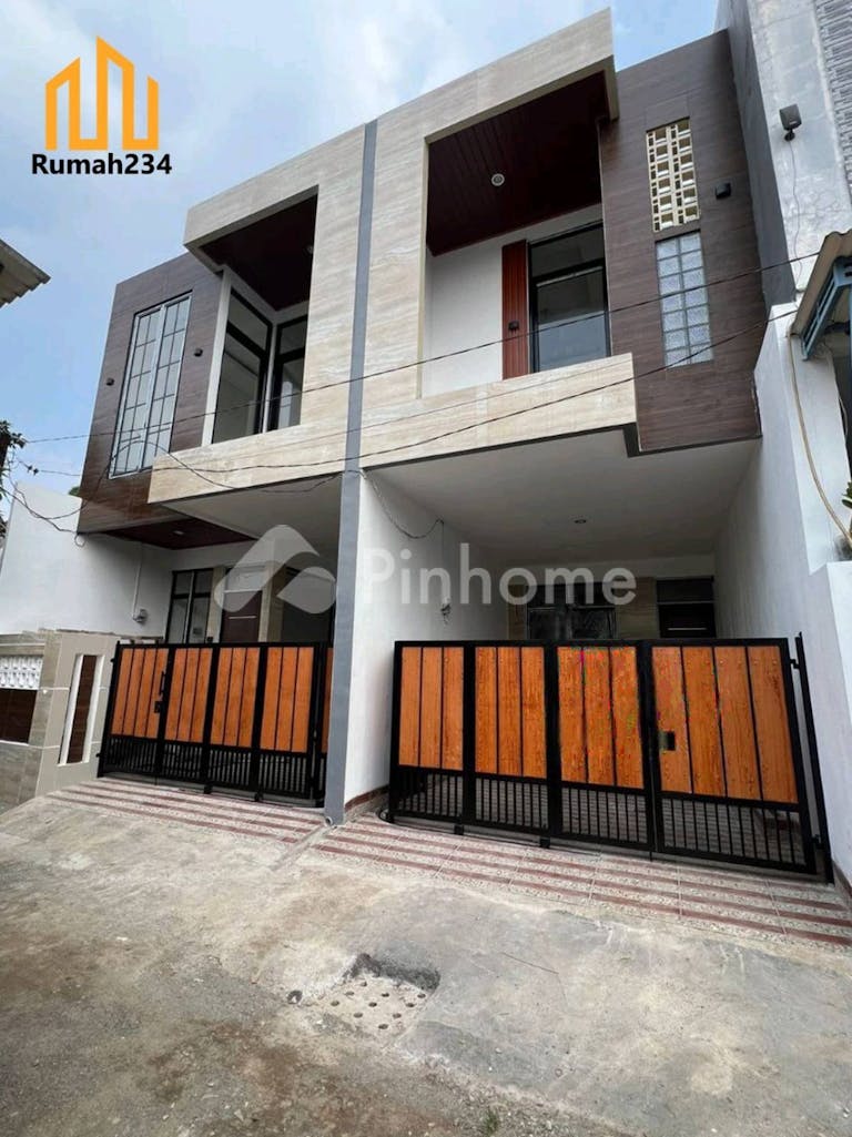 dijual rumah 2 lantai mewah jarang ada di m kahfi 2 - 1