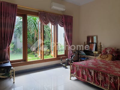 dijual rumah 2lt strategis di pejaten barat - 4