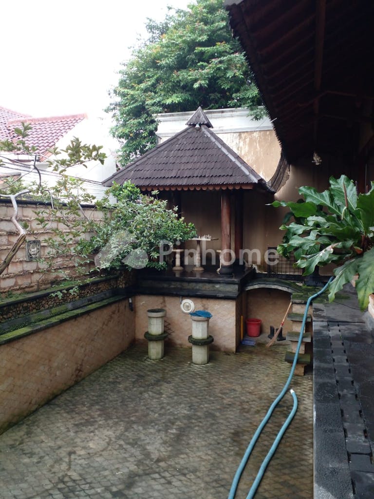 dijual rumah siap huni dekat rs di jalan kalisari raya - 19