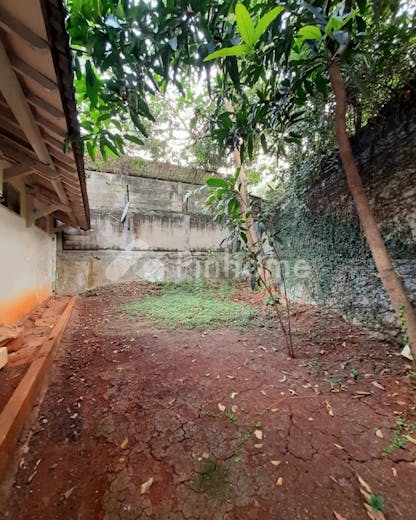 dijual rumah sektor 3 di jl  camar - 7