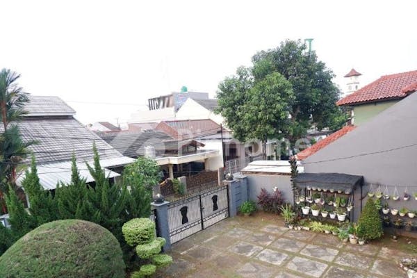 dijual rumah 3 lantai full furnished siap huni di jalan radar auri - 6