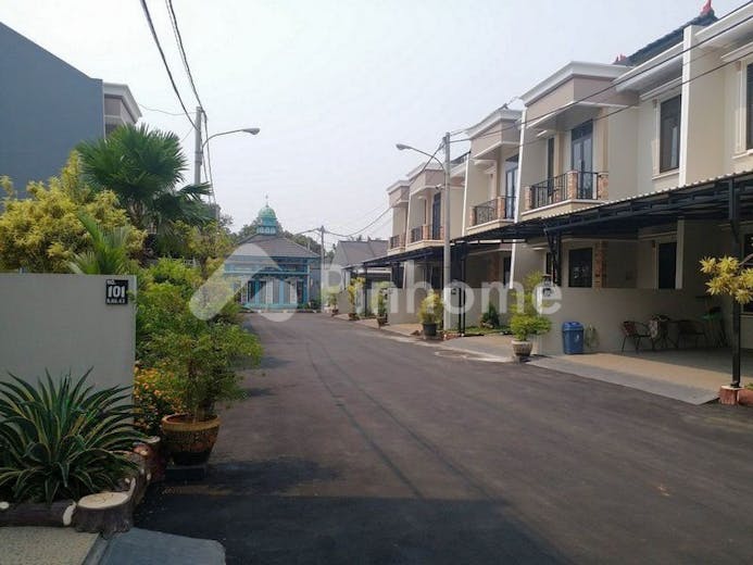 dijual rumah siap huni harga nego di jl  raya kranggan - 7