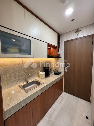 dijual apartemen full furnished di b residence bsd - 5