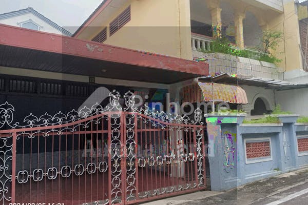 dijual rumah 2 lantai murah tengah kota di jl  duku - 2