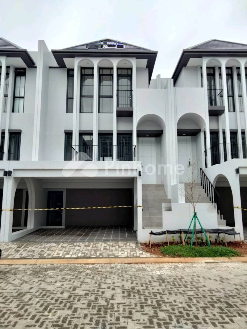 dijual rumah cantik super strategis di greenwich park bsd - 1