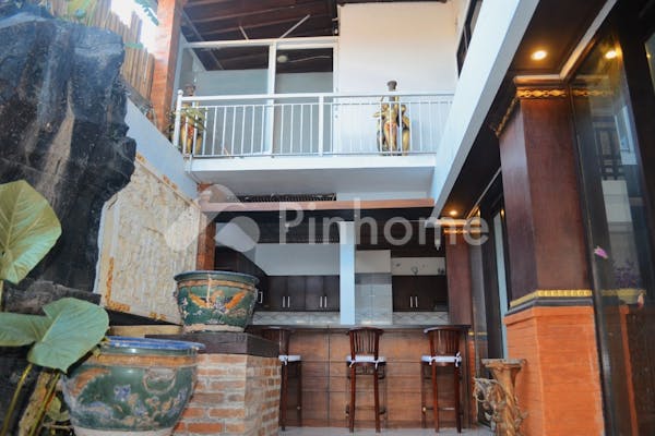 dijual rumah villa 4 are full furnished lt2 di jalan pantai shindu - 1