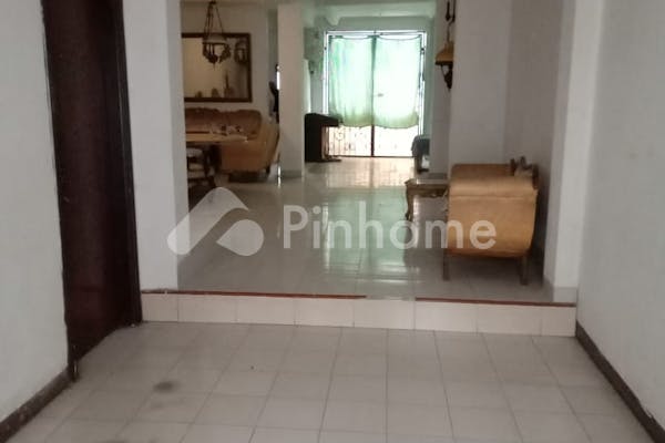 similar property disewakan rumah 60 juta tahun di graha cinere - 8