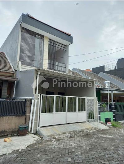 dijual rumah siap huni dekat rs di jambangan - 3