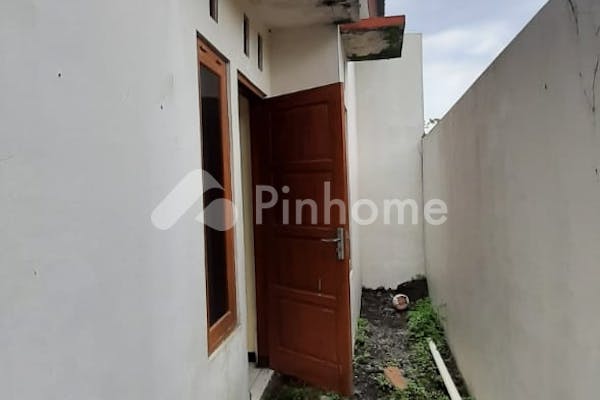 dijual rumah second 2 lantai di jl brigjen katamso kartasura - 3