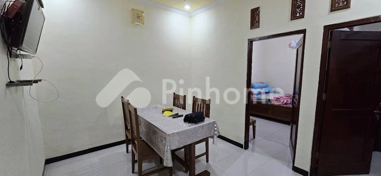 disewakan rumah 2 lantai di perum kebalenan baru 1 blok f no 7 - 3