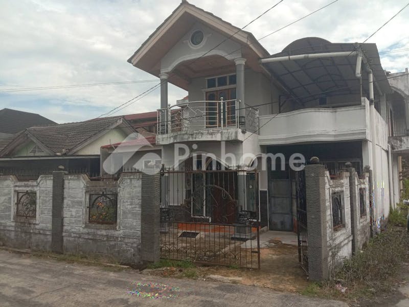 dijual rumah 3kt 193m2 di jl bukit barisan - 1