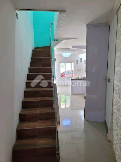 dijual rumah furnished lokasi strategis di jalan srengseng sawah - 15