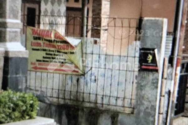 dijual rumah dengan kolam budidaya ikan di jl  pdam  kec  pondok salam - 3