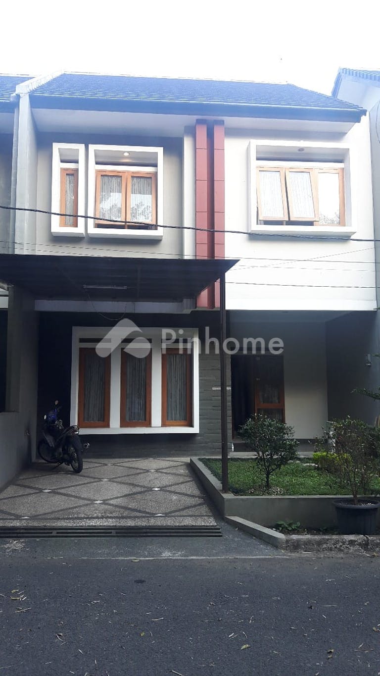 dijual rumah minimalis siap huni di gegerkalong hilir - 1