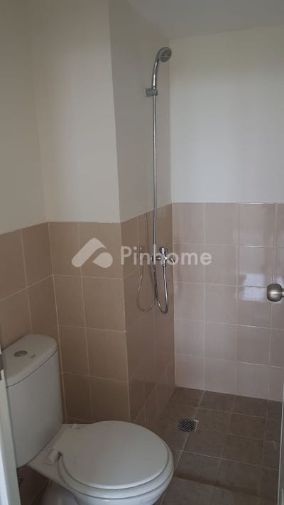 dijual apartemen siap huni di apartemen podomoro golf view - 2