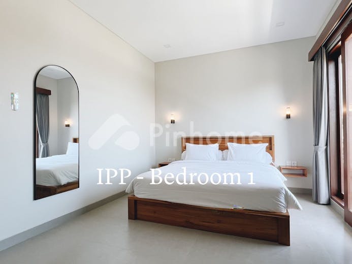 disewakan rumah lantai 2 private pool dekat pantai brawa canggu ls di jl pantai berawa - 4