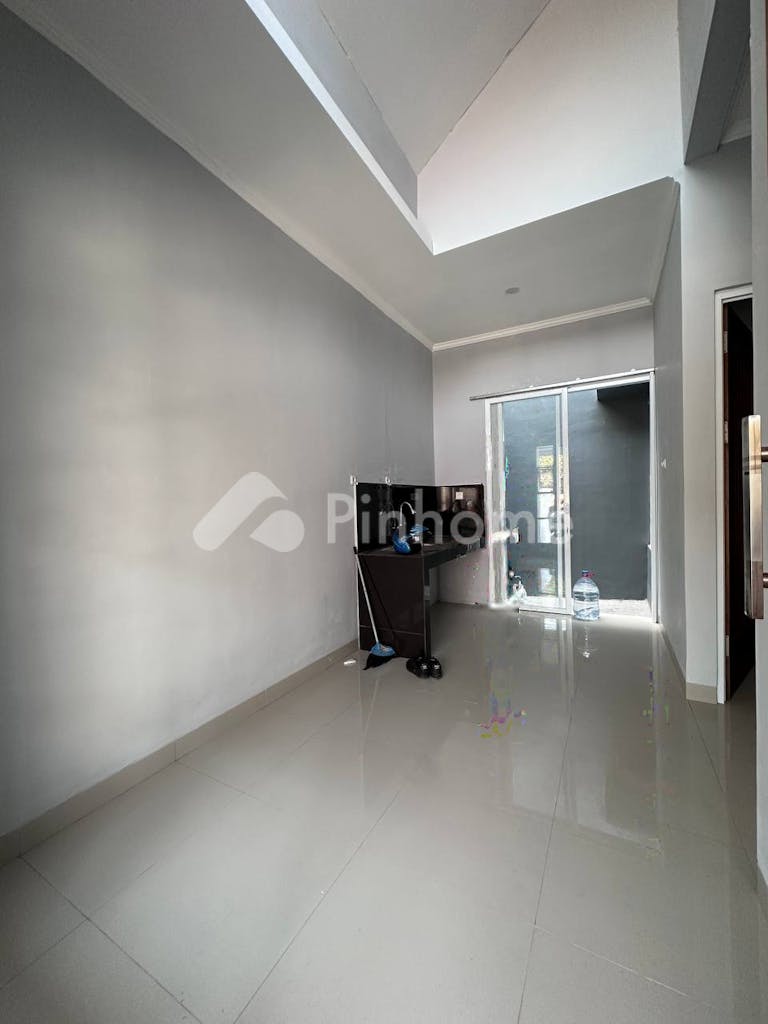 dijual rumah modern minimalis 2 lantai di lenteng agung - 3