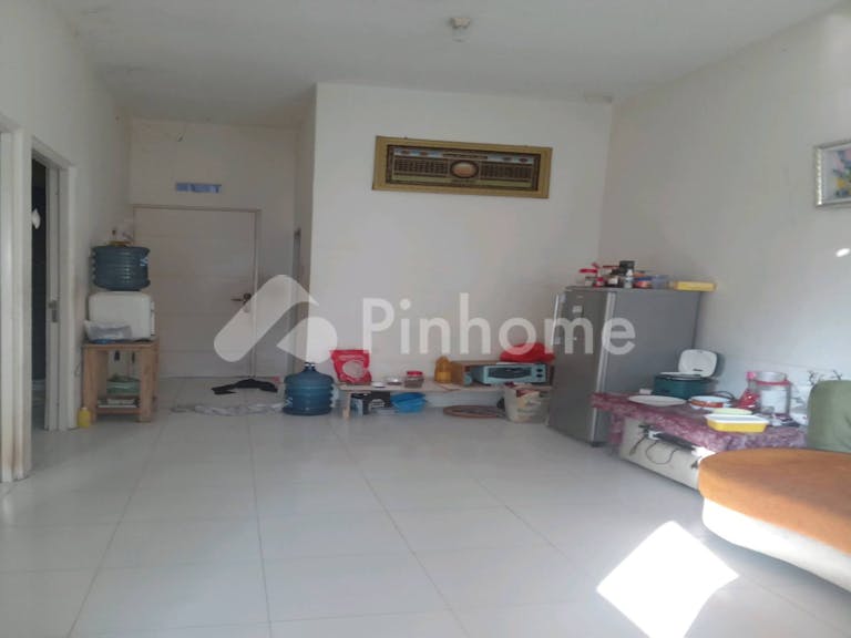 dijual rumah over kredit heavend land park di jl  raya lingkar timur - 3